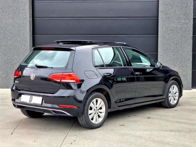 Volkswagen Golf 1.6 TDi Comfortline  PANO  NAVI  LED  CAMERA