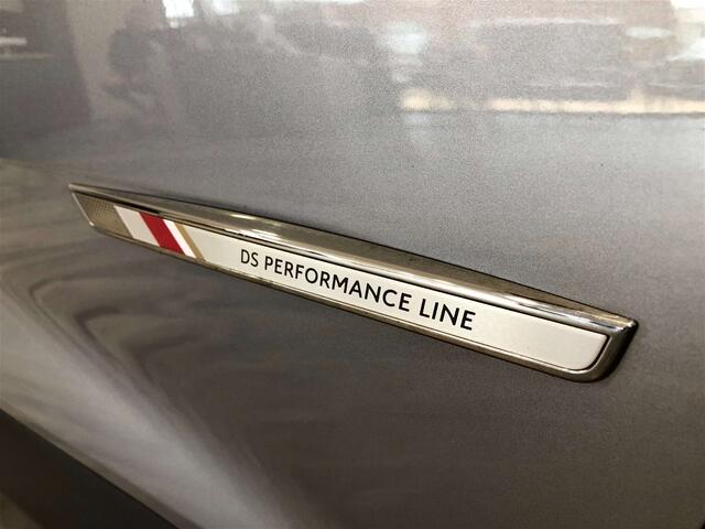 DS DS 7 Crossback 1.5 HDi 130CV PERFORMANCE LiNE B.AUTO8 ALCANTARA