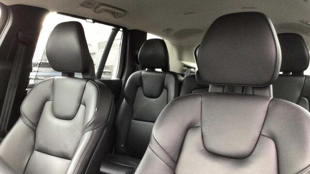 Volvo XC90 Momentum-7 places-D4 Geartronic-Cuir