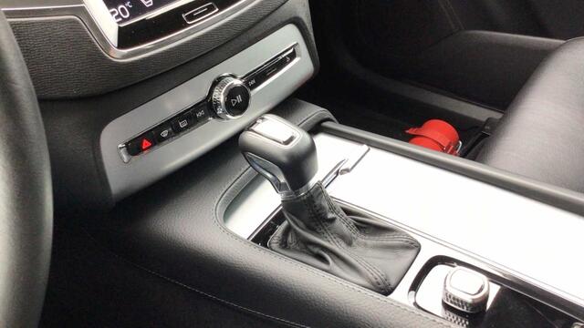 Volvo XC90 Momentum-7 places-D4 Geartronic-Cuir