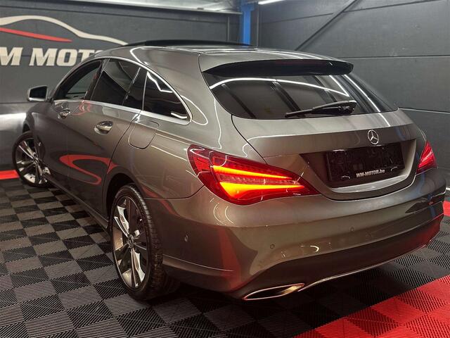 Mercedes-Benz CLA-Klasse da // Toit Pano // Camera