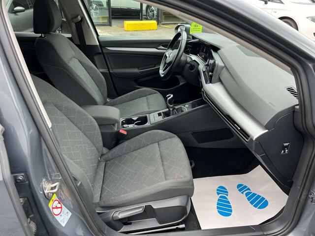 Volkswagen Golf 1.5 TSI LifeNAVIAndroidCarPlayUSBBTLED
