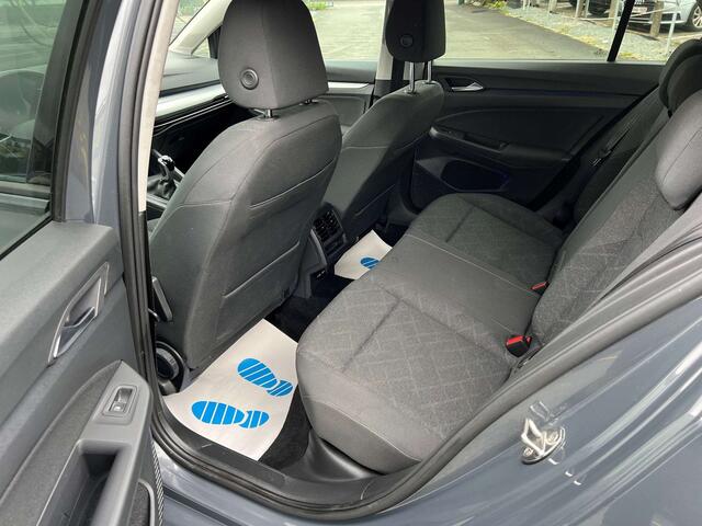 Volkswagen Golf 1.5 TSI LifeNAVIAndroidCarPlayUSBBTLED