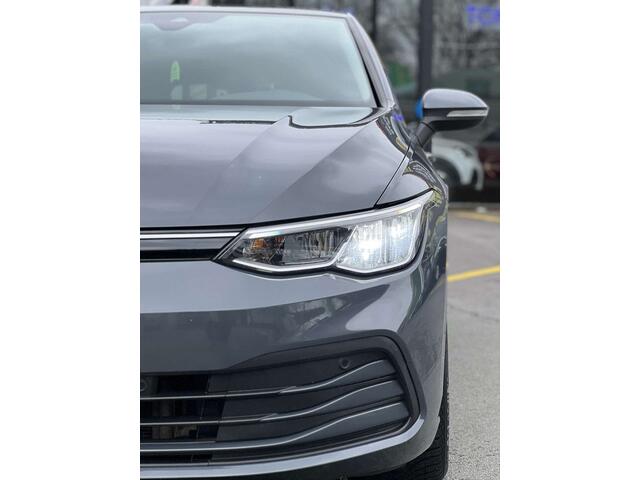 Volkswagen Golf 1.5 TSI LifeNAVIAndroidCarPlayUSBBTLED