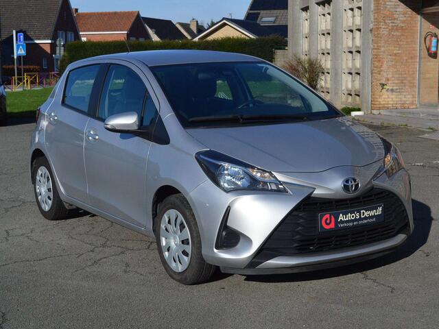 Toyota Yaris 1.5i Dual VVT-iE Y-oung