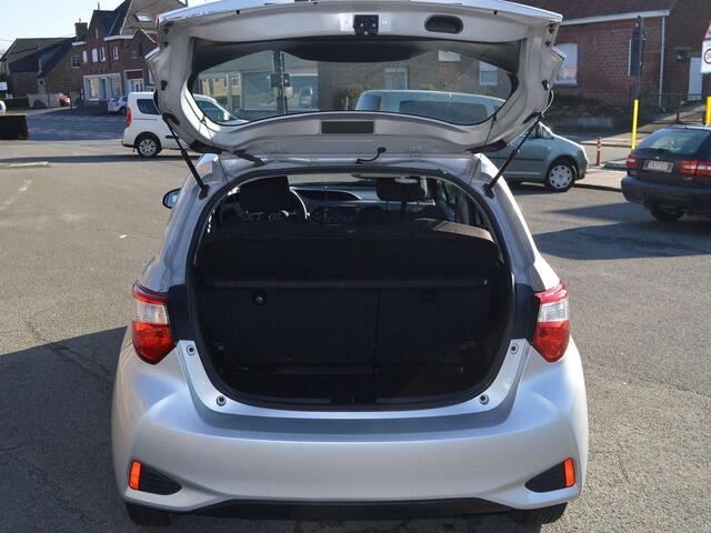 Toyota Yaris 1.5i Dual VVT-iE Y-oung