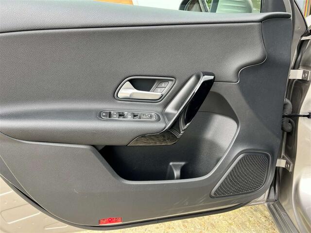 Mercedes-Benz A-Klasse NAVI - CAMERA - LEDER- LED - 66000KM - GARANTIE