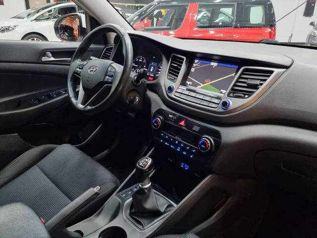 Hyundai Tucson blue 1.7 CRDi 2WD Intro EditionCAMERANAVIGATIE