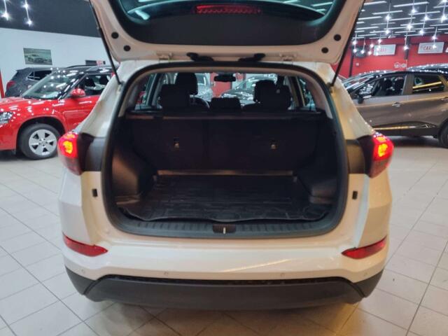Hyundai Tucson blue 1.7 CRDi 2WD Intro EditionCAMERANAVIGATIE