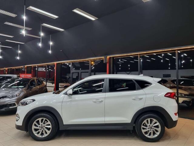 Hyundai Tucson blue 1.7 CRDi 2WD Intro EditionCAMERANAVIGATIE