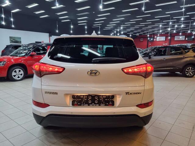 Hyundai Tucson blue 1.7 CRDi 2WD Intro EditionCAMERANAVIGATIE