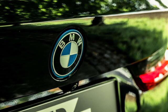 BMW 3-Serie 320 320e PHEV | M PACK | LEDER | SHADOW LINE | CAMERA