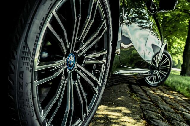 BMW 3-Serie 320 320e PHEV | M PACK | LEDER | SHADOW LINE | CAMERA