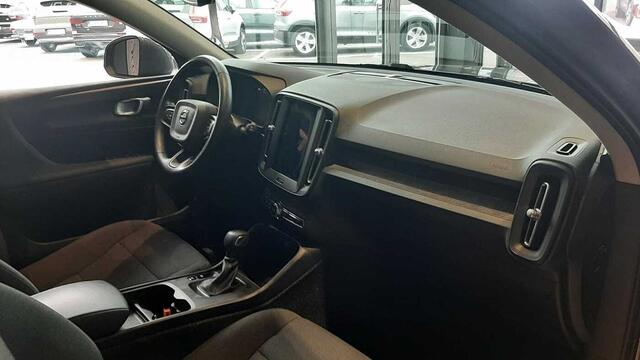 Volvo XC40 Momentum Core, T2