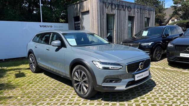 Volvo V90 Cross Country Plus, B4 AWD mildhybrid, Diesel