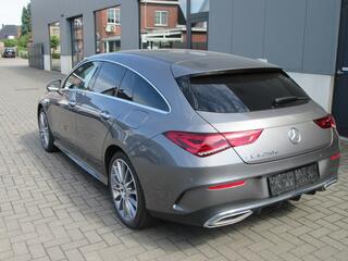 MERCEDES-BENZ CLA-KLASSE 250 HYBRIDE AMG SFEER LEDER LED