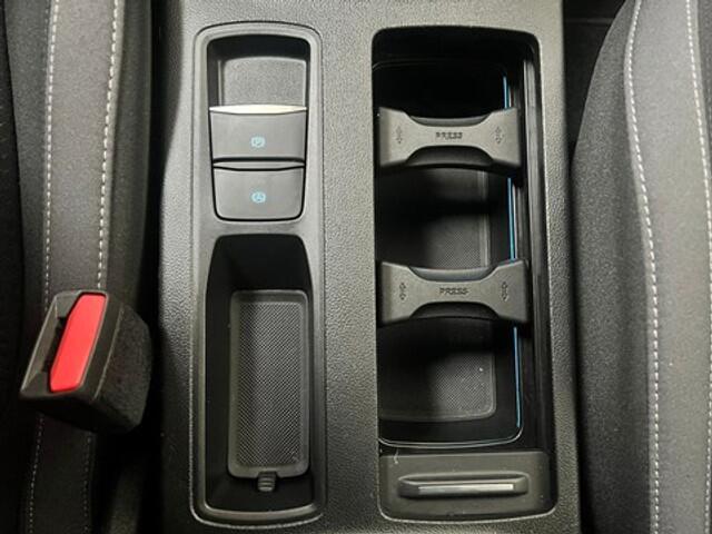 Ford Focus  Benzine 100pk - GPS 