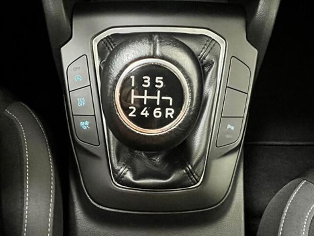 Ford Focus  Benzine 100pk - GPS 