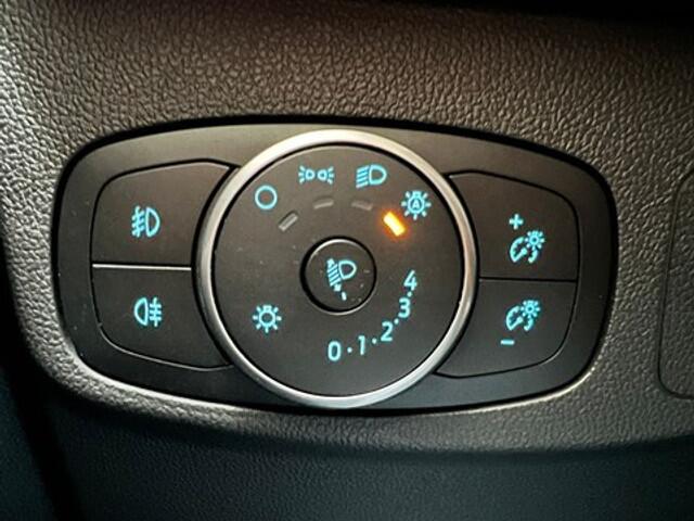 Ford Focus  Benzine 100pk - GPS 
