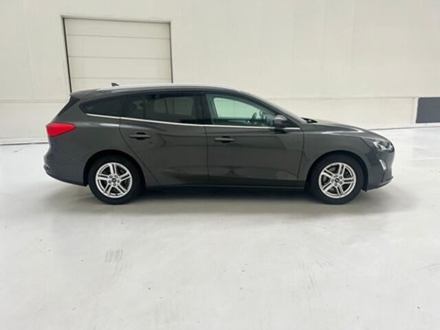 Ford Focus  Benzine 100pk - GPS 