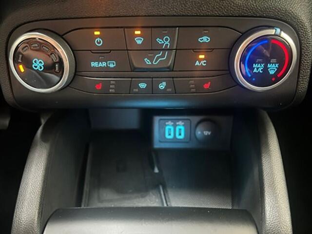 Ford Focus  Benzine 100pk - GPS 