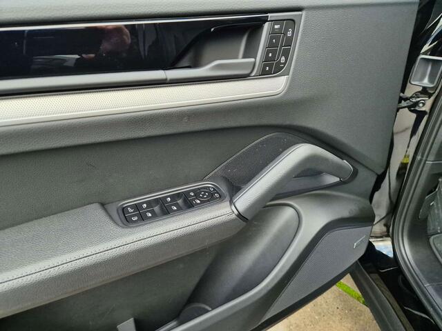 Porsche Cayenne 3.0 Turbo V6 PHEVCOUPEKEYLESSACCSPORT CHRONO