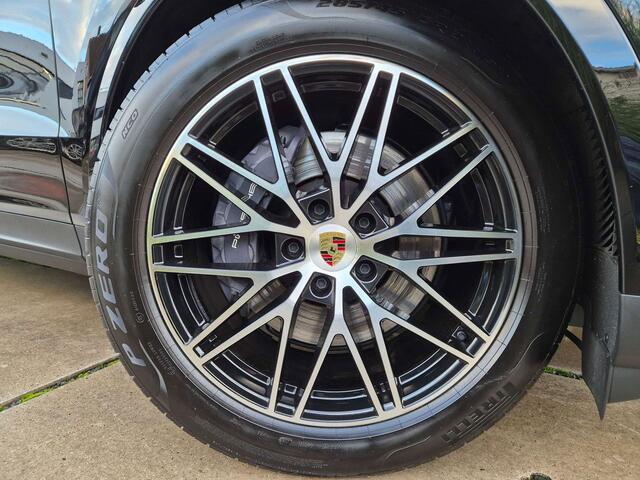 Porsche Cayenne 3.0 Turbo V6 PHEVCOUPEKEYLESSACCSPORT CHRONO