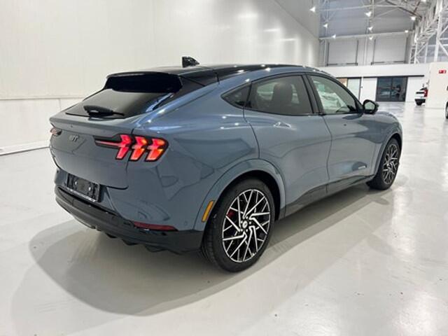 Ford Mustang Mach-E  Mach E - GT - Vapor Blue 