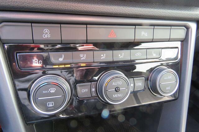 Volkswagen T-ROC TSI Style - Navi - Parkeerhulp - Alu - Windscherm