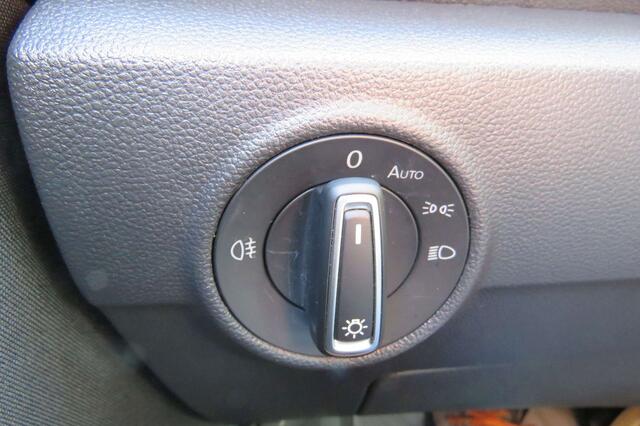 Volkswagen T-ROC TSI Style - Navi - Parkeerhulp - Alu - Windscherm