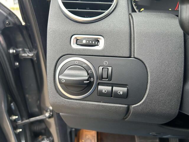 Land Rover Discovery 3.0 TDV6 lichtevracht met tal van extra's zie foto