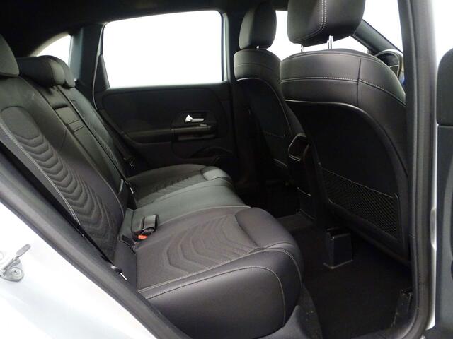 Mercedes-Benz B-Klasse 180 d Style WIDESCREEN-CRUISE-PARKTRONIC-NAVI