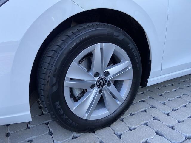 Volkswagen Golf 8