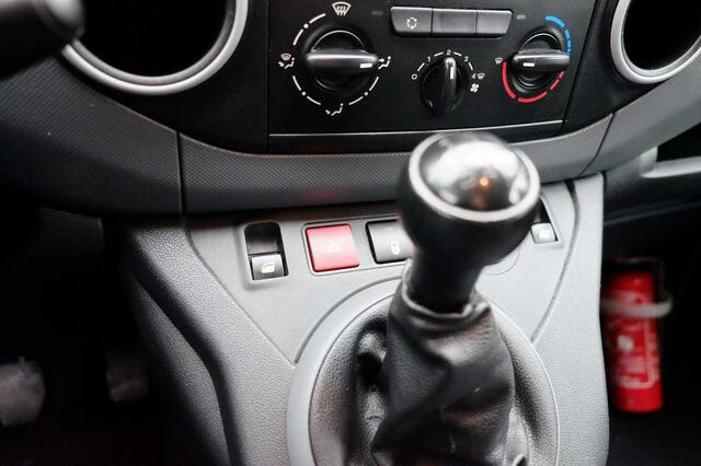Peugeot Partner 1.6 hdi 3 places # Attache remorque 