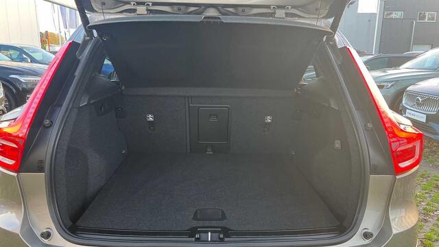 Volvo XC40 Momentum Pro, T3 manual 3YEAR WARRANTY