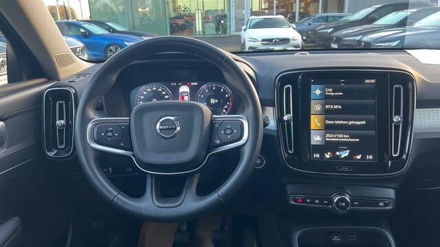 Volvo XC40 Momentum Pro, T3 manual 3YEAR WARRANTY