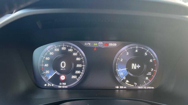 Volvo XC40 Momentum Pro, T3 manual 3YEAR WARRANTY