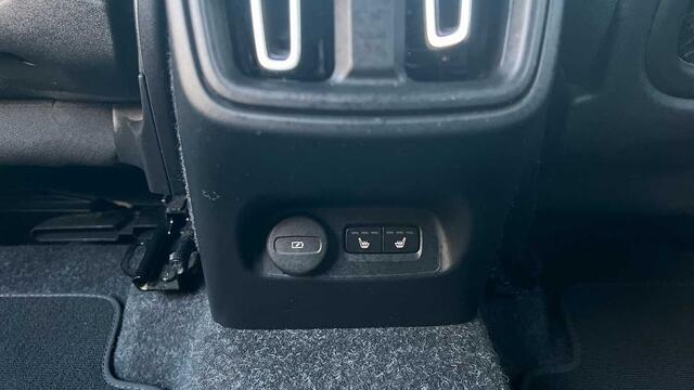 Volvo XC40 Momentum Pro, T3 manual 3YEAR WARRANTY