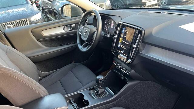 Volvo XC40 Momentum Pro, T3 manual 3YEAR WARRANTY