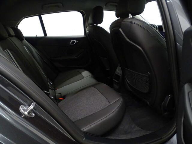 BMW 1-Serie 118 iA Hatch Sportline FULL LED-NAVI-DIGITAL-PARKING