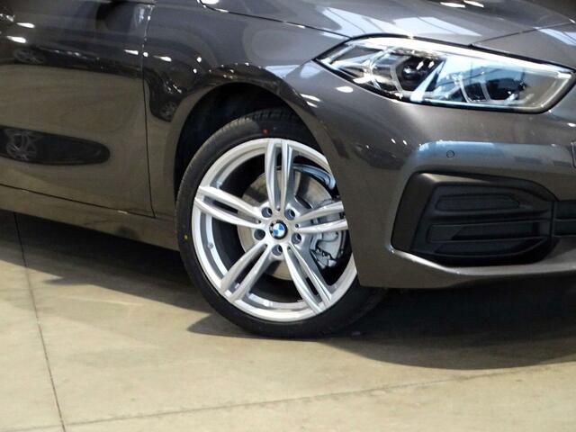 BMW 1-Serie 118 iA Hatch Sportline FULL LED-NAVI-DIGITAL-PARKING