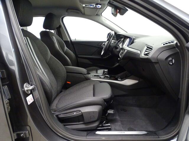 BMW 1-Serie 118 iA Hatch Sportline FULL LED-NAVI-DIGITAL-PARKING
