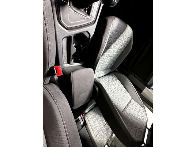 Volkswagen Tiguan 1.5 TSI ACT Life Business/LED/ACC 11000km