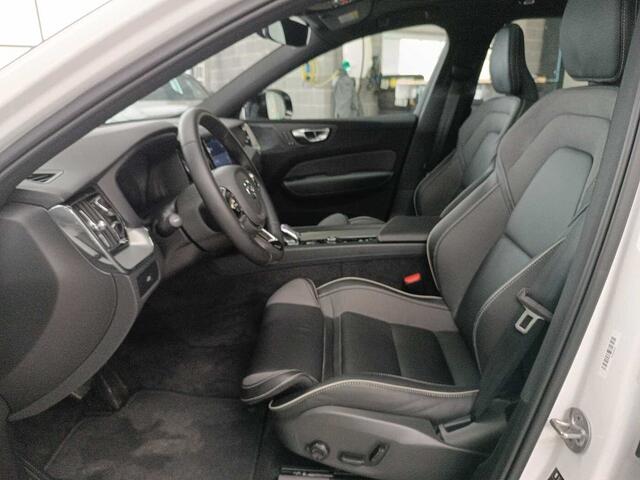 Volvo XC60 II Plus, B4 Mild-Hybrid, Benzin, Dark