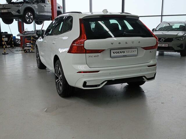 Volvo XC60 II Plus, B4 Mild-Hybrid, Benzin, Dark