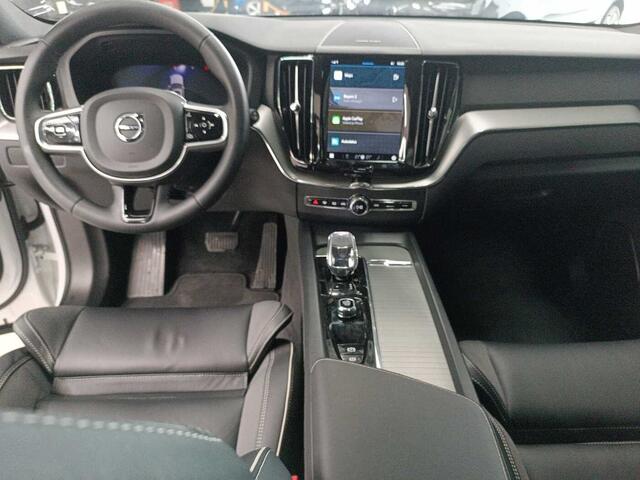Volvo XC60 II Plus, B4 Mild-Hybrid, Benzin, Dark