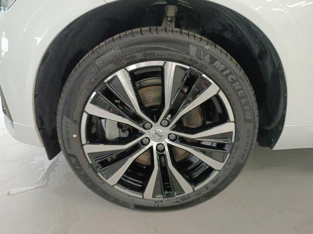 Volvo XC60 II Plus, B4 Mild-Hybrid, Benzin, Dark