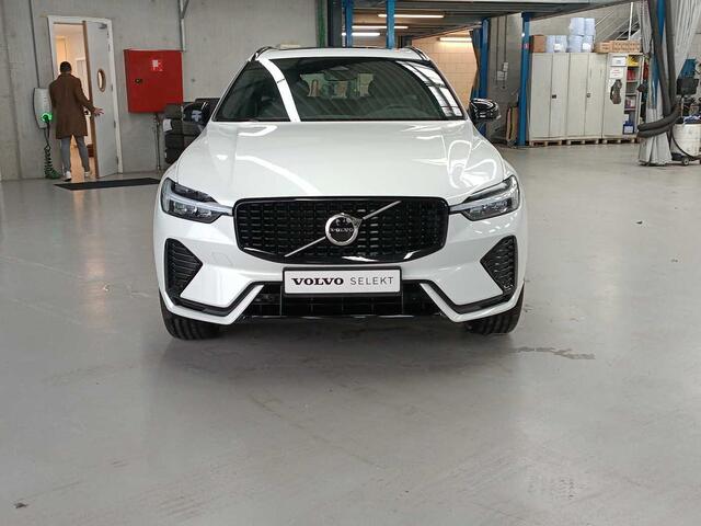 Volvo XC60 II Plus, B4 Mild-Hybrid, Benzin, Dark