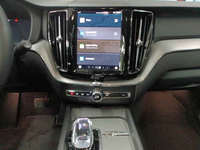 Volvo XC60 II Plus, B4 Mild-Hybrid, Benzin, Dark