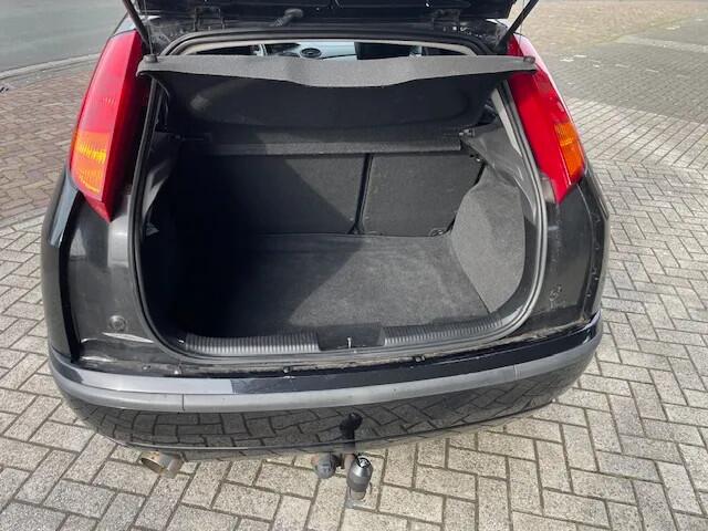 Ford Focus 1.6-16V Futura Leder 138 DKM NAP Airco Nw ApK